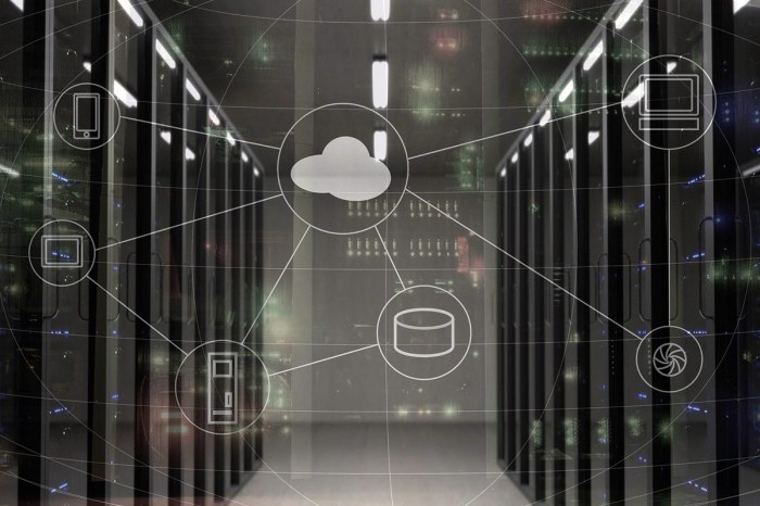 Computing servers clouds infographic